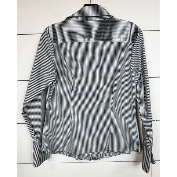 Cato Long Sleeve Button Up Shirt Women's Size Medium - Picture 2 of 3